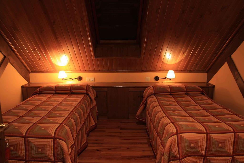 Hotel, Bungalows Y Camping Víu Zewnętrze zdjęcie